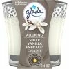 New ???? Glade Sheer Vanilla Embrace Candle 3.4 Oz. ✔️